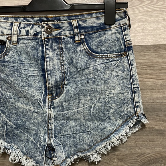 2 Pairs of denim shorts - Picture 8 of 8